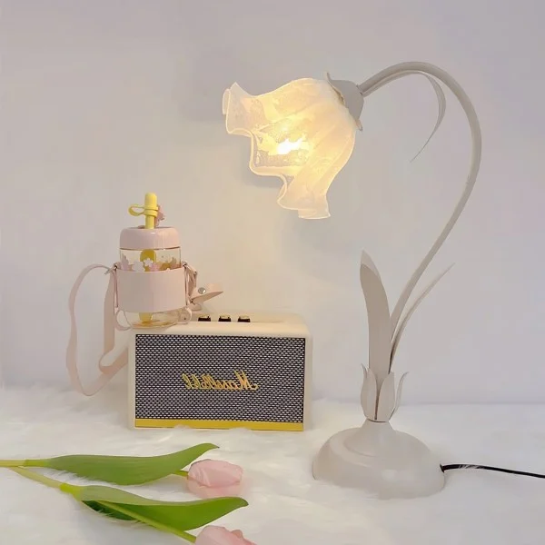 Blomstrende Vintage Bordlampe - Justerbar Elegance