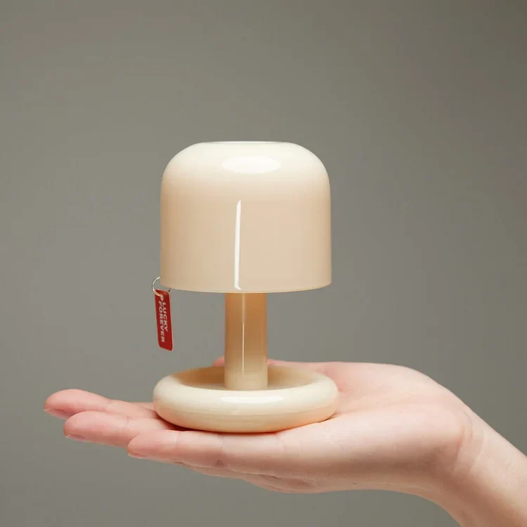 Bordslampa med mjukt solnedgångssken