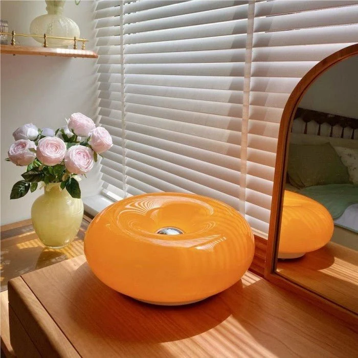 Stilfuld LED Bordlampe med Justerbart Lys og Moderne Glas