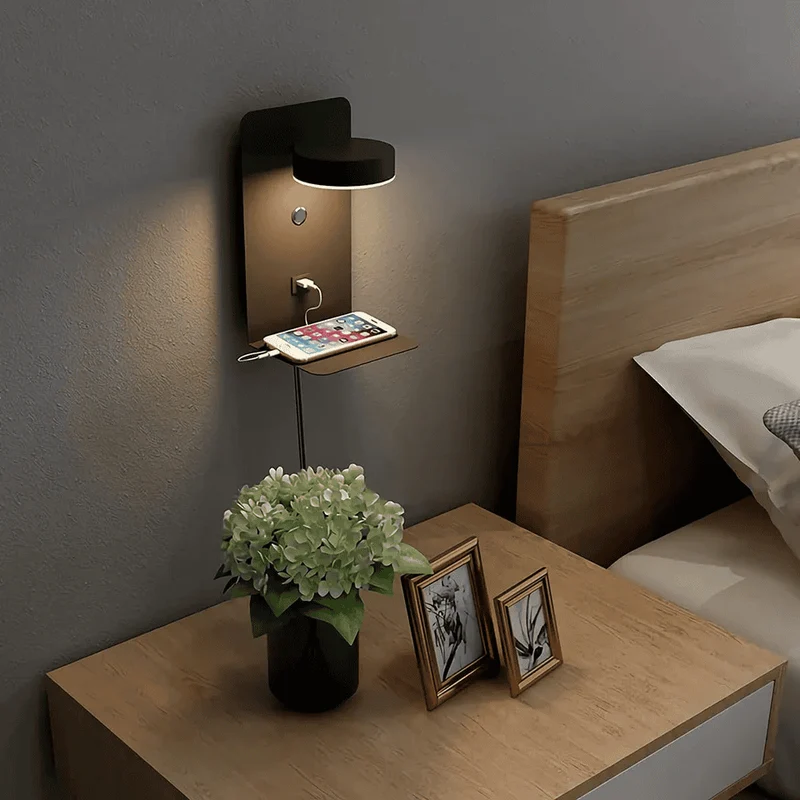 Elegant LED Væglampe med Hylde og USB-opladning