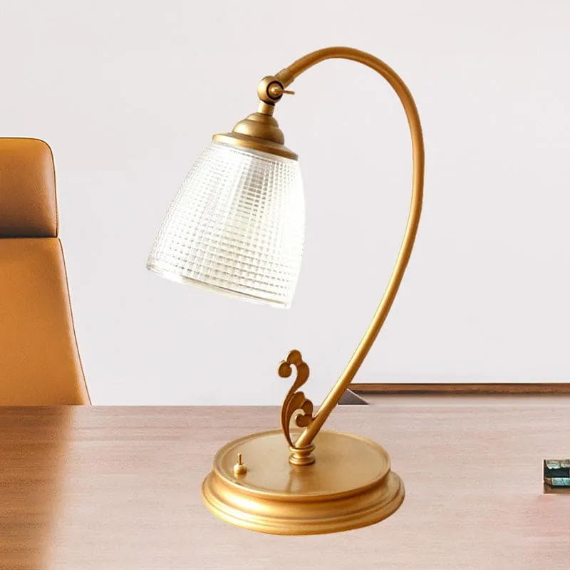 Klassisk Lysende Metalbordlampe i Antik Guld