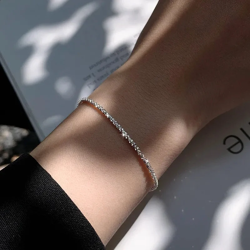Elegant Sølv Armbånd med Vandinspireret Design, Perfekt Gave