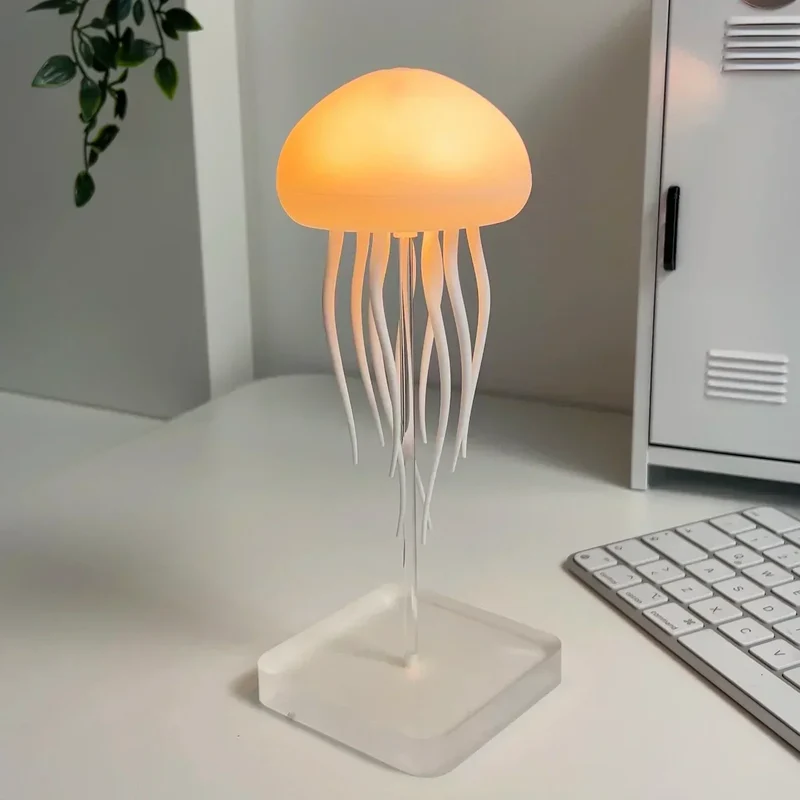 Beroligende LED-lampe med livagtige vandmænd til dit hjem