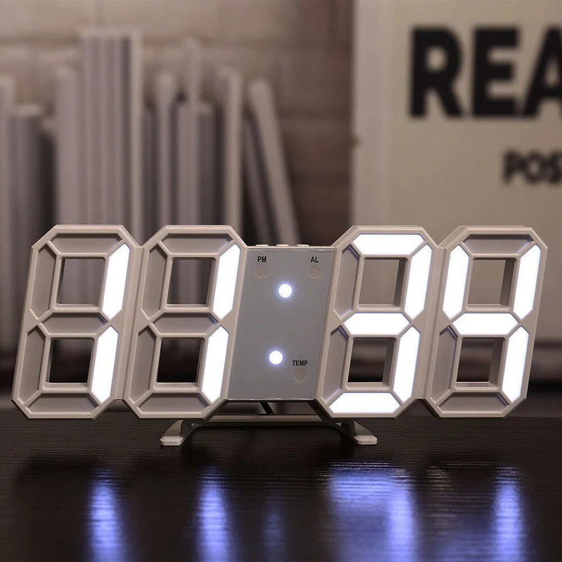 Väggklocka med LED-display och alarm