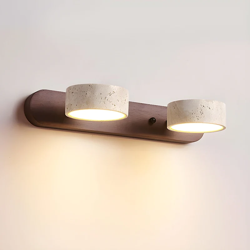 Vägglampa med natursten och träfinish