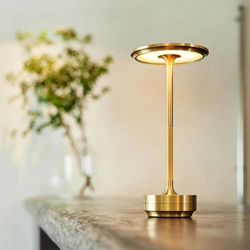 Trådløs og genopladelig bordlampe med touch – Elegant design og justerbart lys