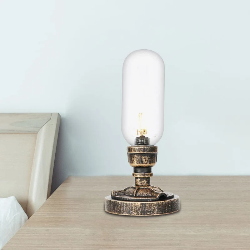Moderne Industriel Bordlampe med Holdbart Metalrørdesign