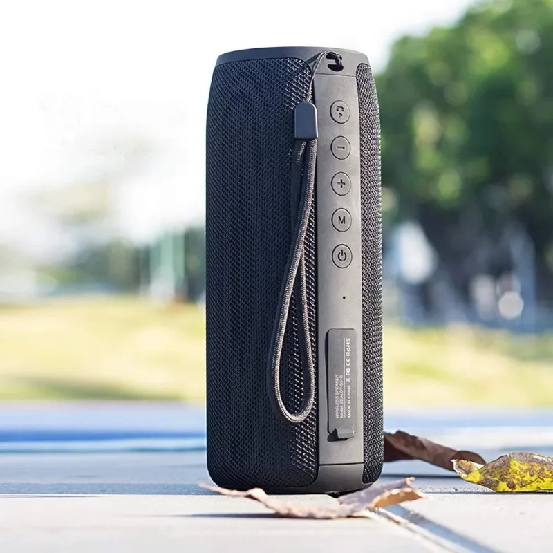 Vandtæt Bluetooth Højttaler med Kraftig Lyd til Udendørsbrug