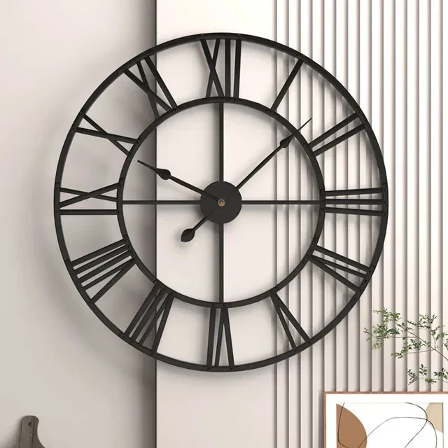 Stor Moderne Vægur i Metal - Sort Design, Tidløs Elegance