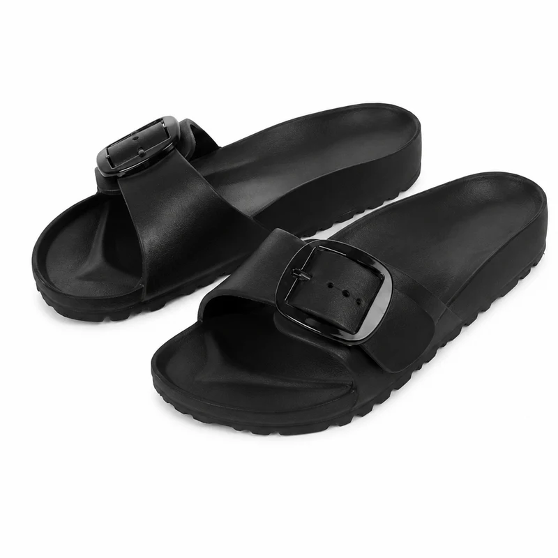 Lekre og trendy slippers med spenne – superlette og behagelige sandaler til dame