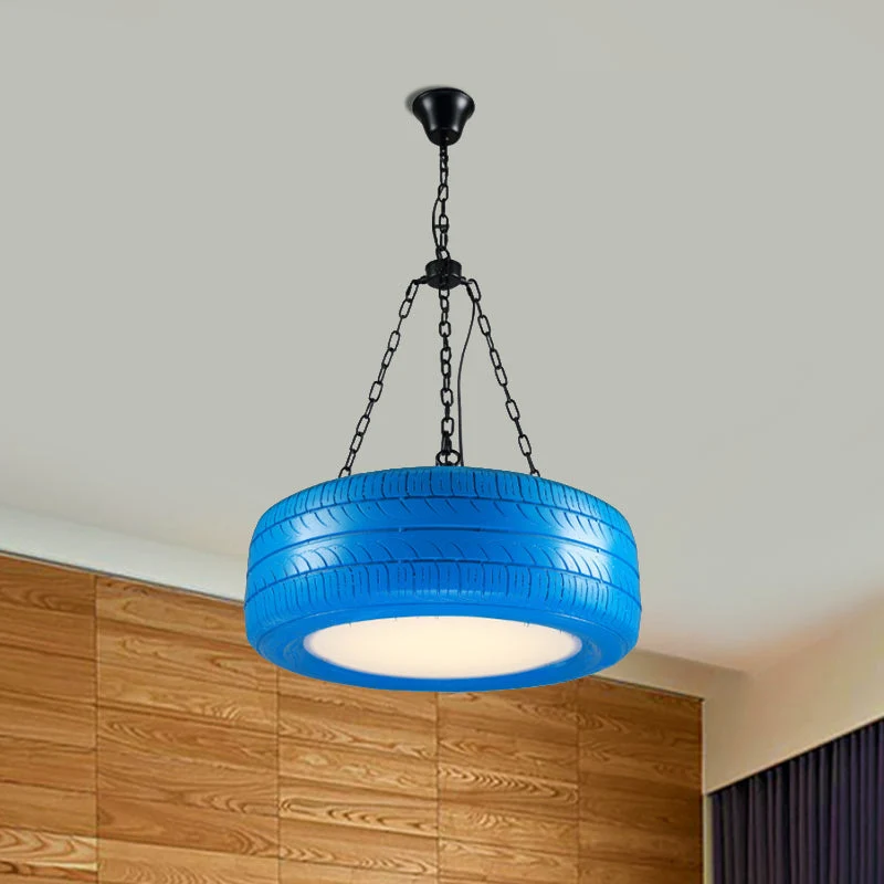 Taklampa med däckskärm i gummifinish