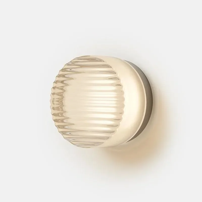 Taklampa med svart metall och glas skärm