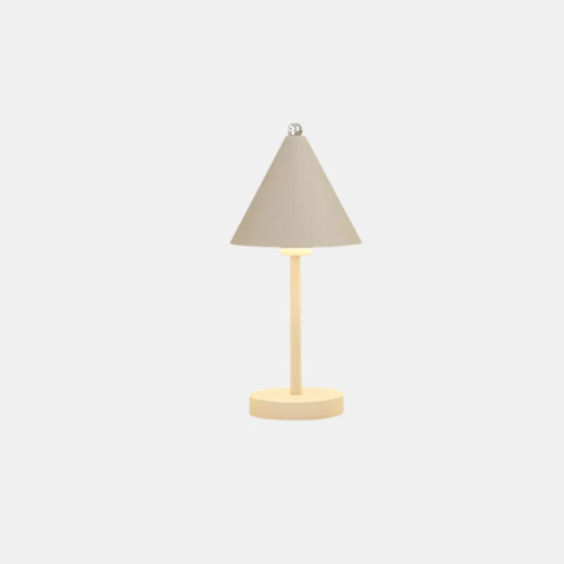 Stilfuld Bordlampe i Jern med Blød Belysning til Hjemmet