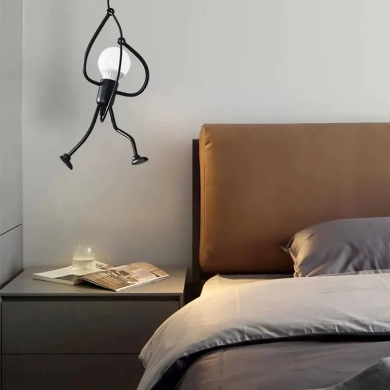 Taklampa i modern metall