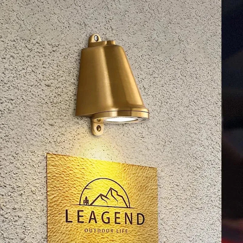 Retro Aluminium Vägglampa – LED Vägglampa i Silver eller Guld för Konstutställningar och Dekorativa Utrymmen
