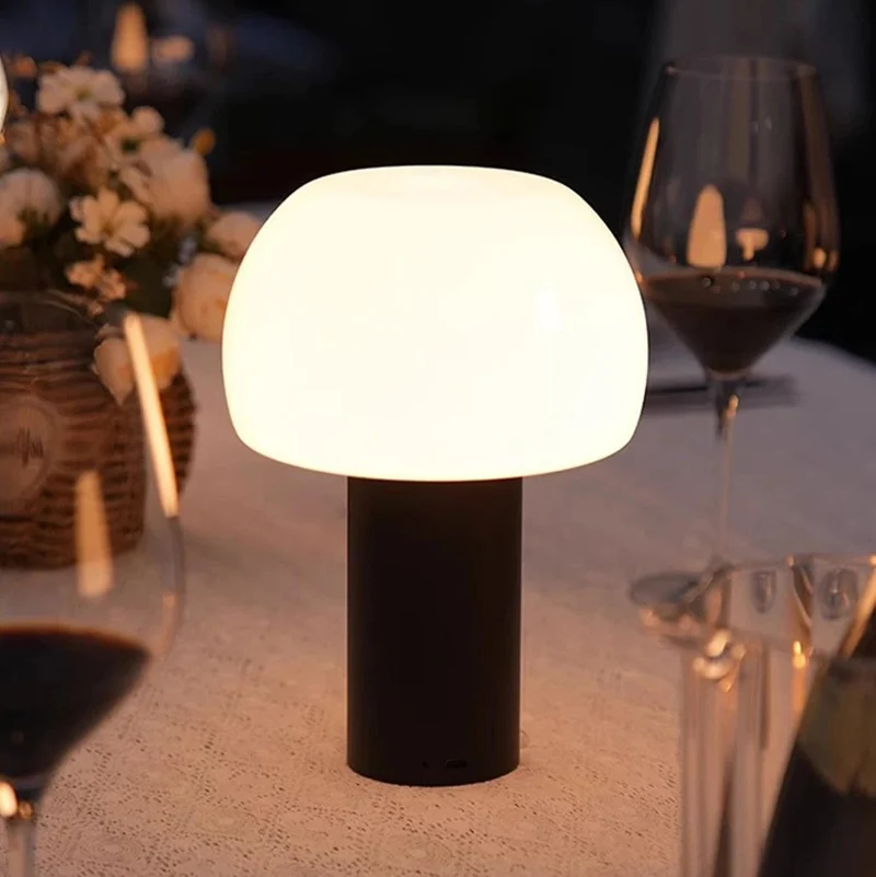 Uppladdningsbar LED-bordslampa - Sladdlös - Justerbar höjd - Flera färger - Inomhus/Utebruk - Hållbar järn och akryl