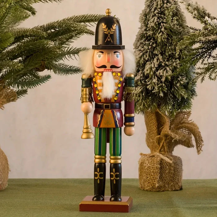 Nøddeknækker Soldat Figur i Hasselnød - Tidløst Julepynt