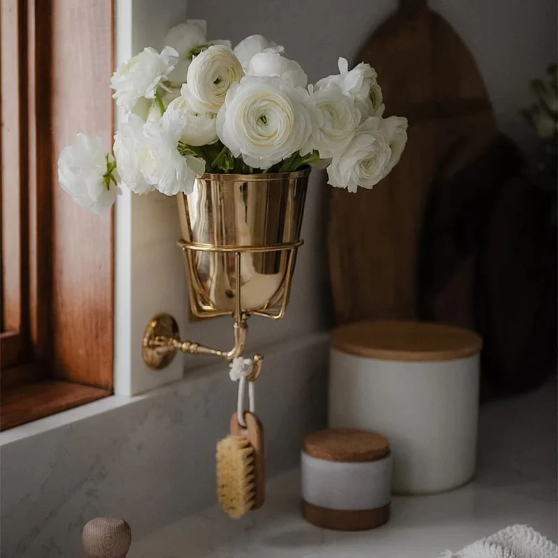 Stilfuld Vægholder – Unik opal vase til dit hjem