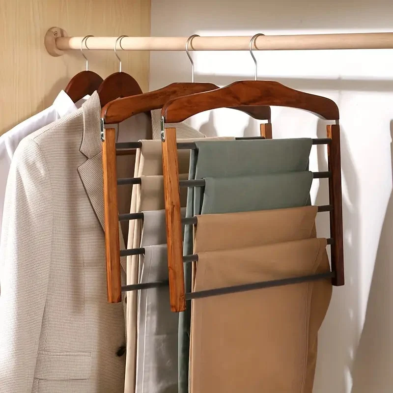 Elegante Træbøjler til Optimal Skabsplads og Stil