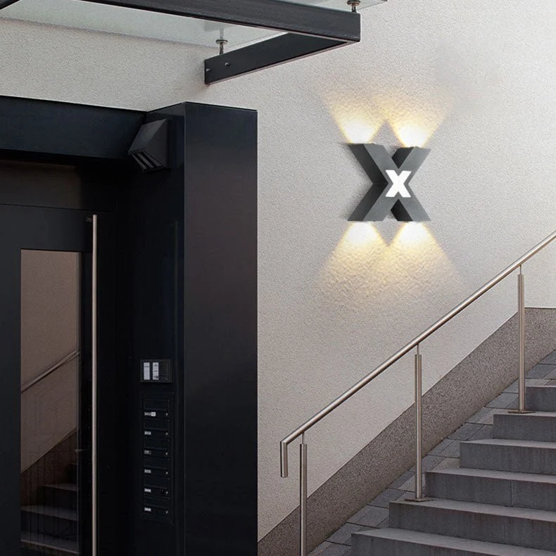 Energieeffektiv X-Form LED Udendørslampe - Stilfuld & Holdbar